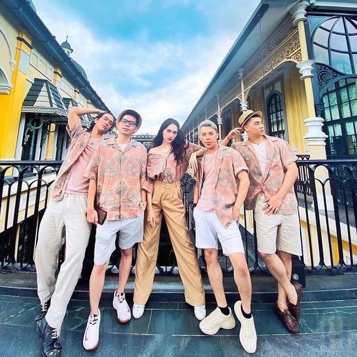 Áo thun cổ tròn
