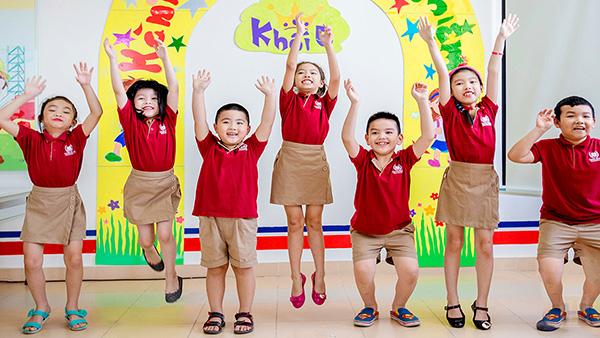 Bộ đồng phục mùa hè (áo thun + quần short)